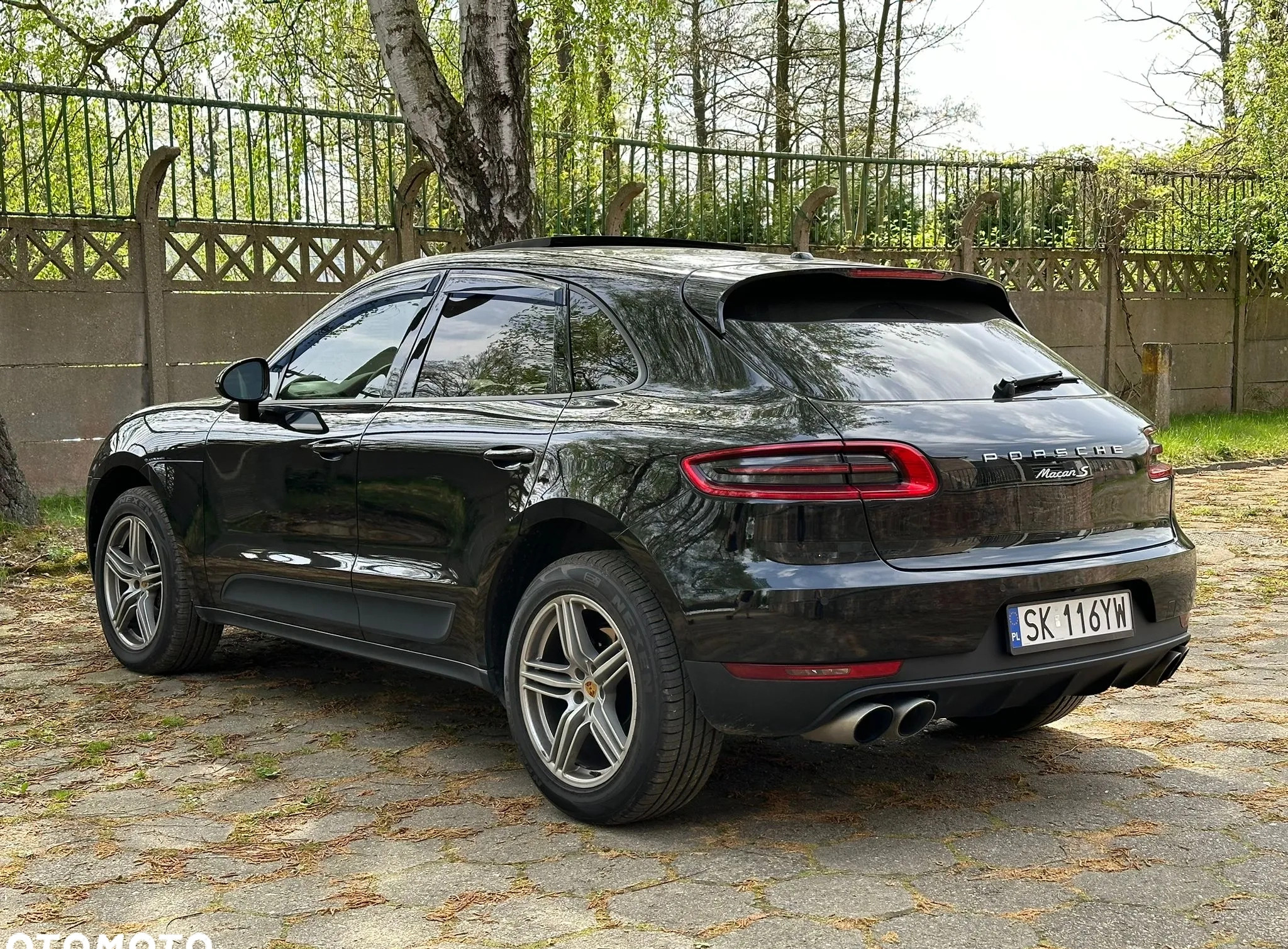 Porsche Macan cena 127000 przebieg: 166500, rok produkcji 2015 z Katowice małe 121